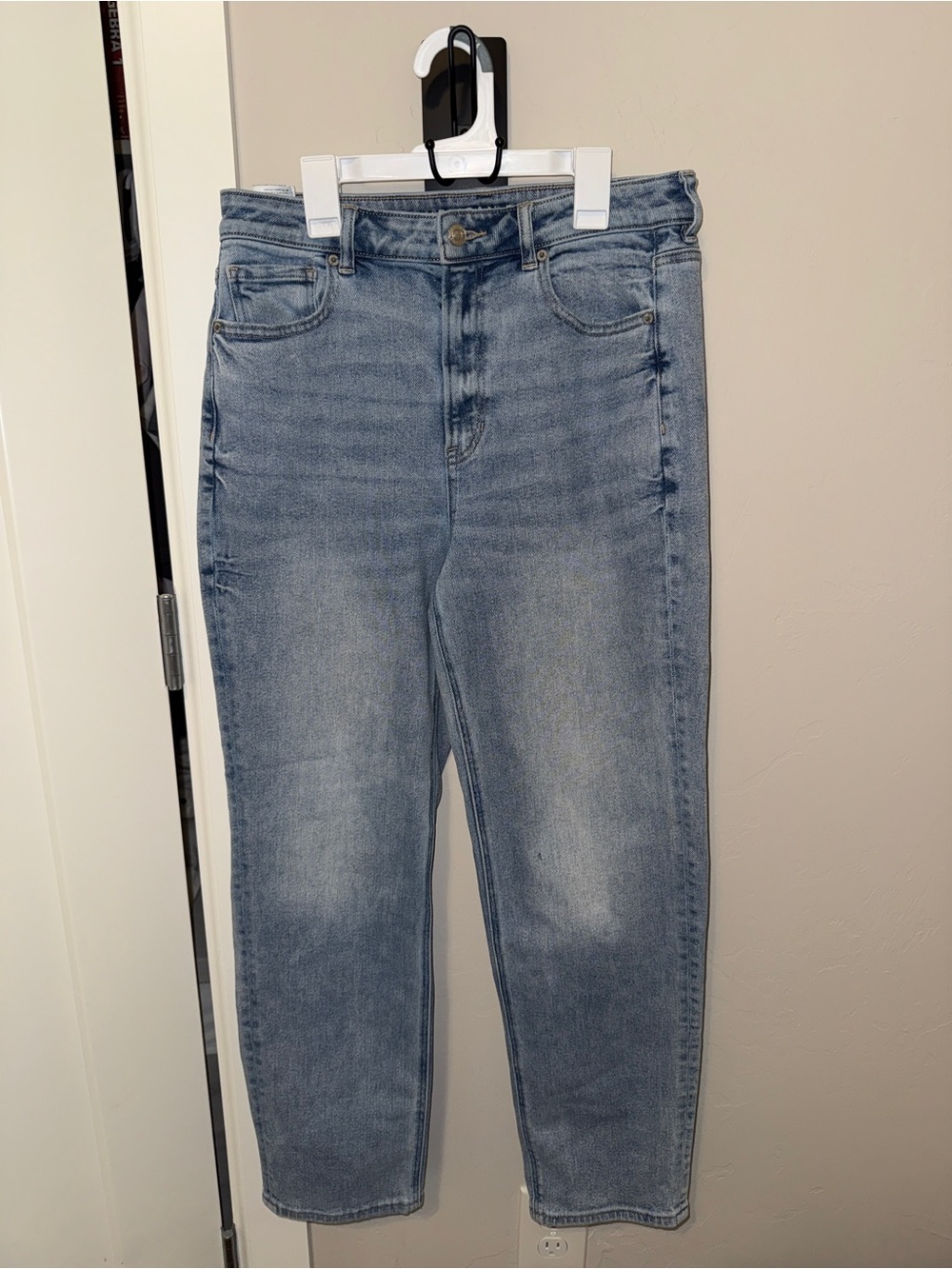 American Eagle Outfitters Light Blue Stretch Straight Leg Jeans